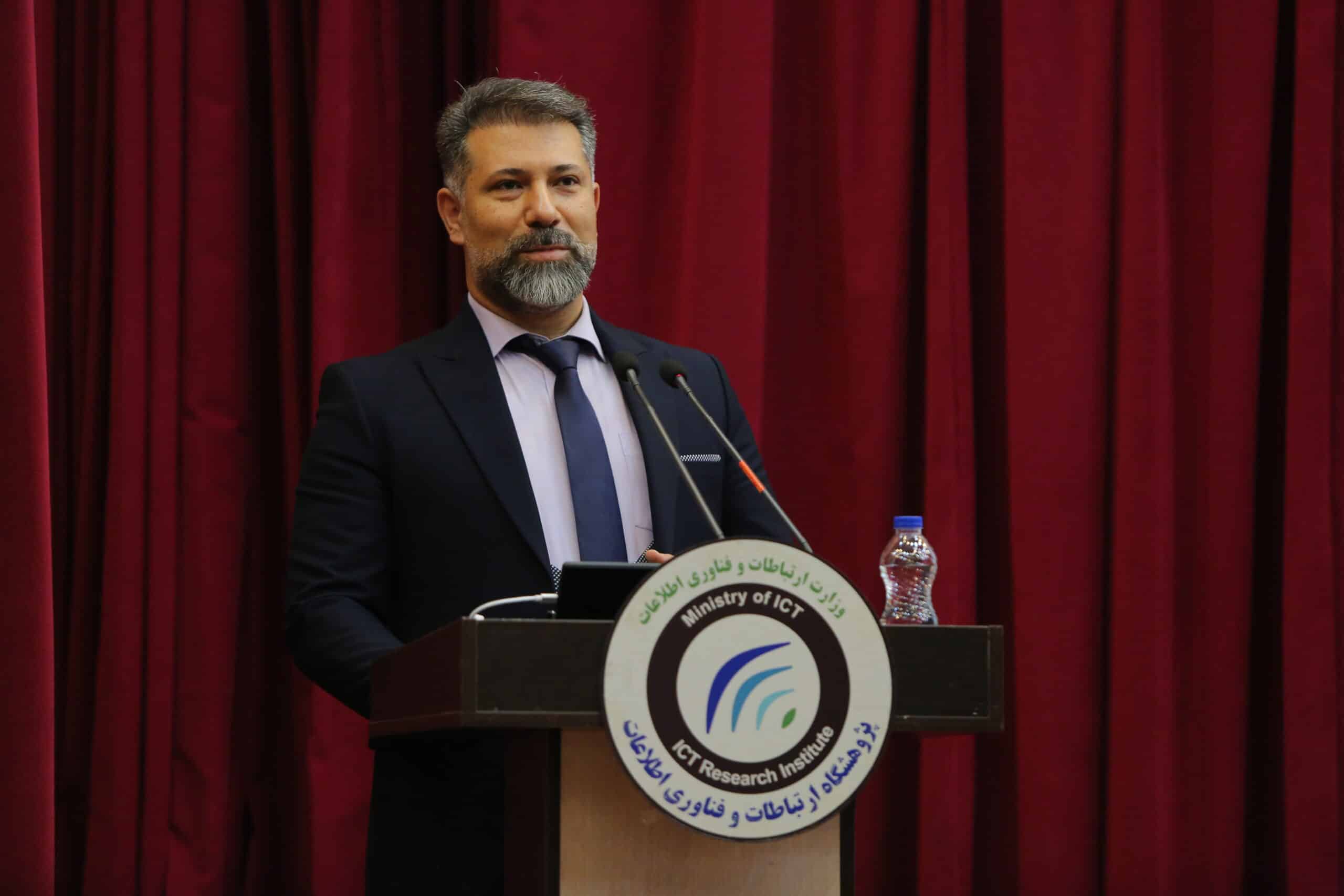 برای عبور از بحران باید منافع همه ذینفعان را لحاظ کرد